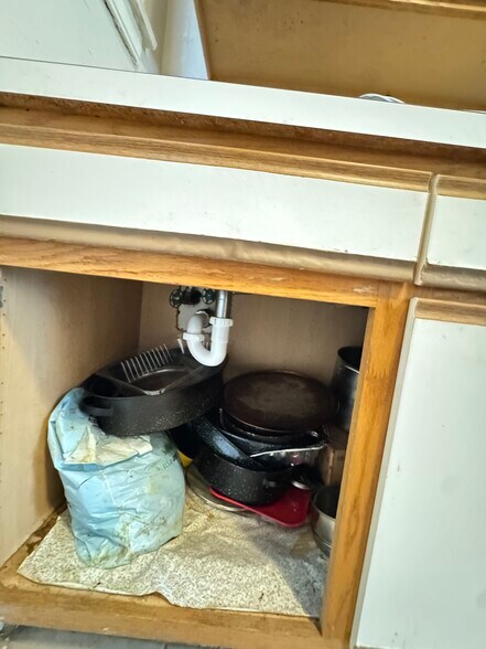 More Photos Of 7914 S Dobson Ave, Chicago Apartments For Sale