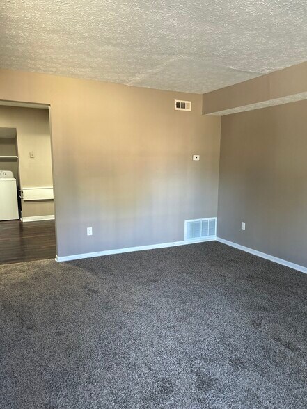 More Photos Of 3074 Howey Rd, Columbus Apartments For Sale