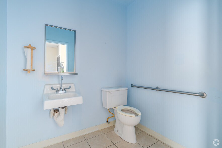 More Photos Of 4901 E Silver Springs Blvd, Ocala Unknown For Lease