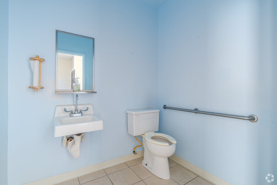 More Photos Of 4901 E Silver Springs Blvd, Ocala Unknown For Lease