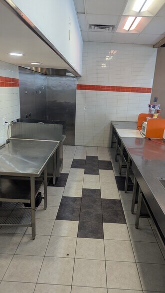 More Photos Of 4359 N Pulaski Rd, Chicago Storefront For Lease