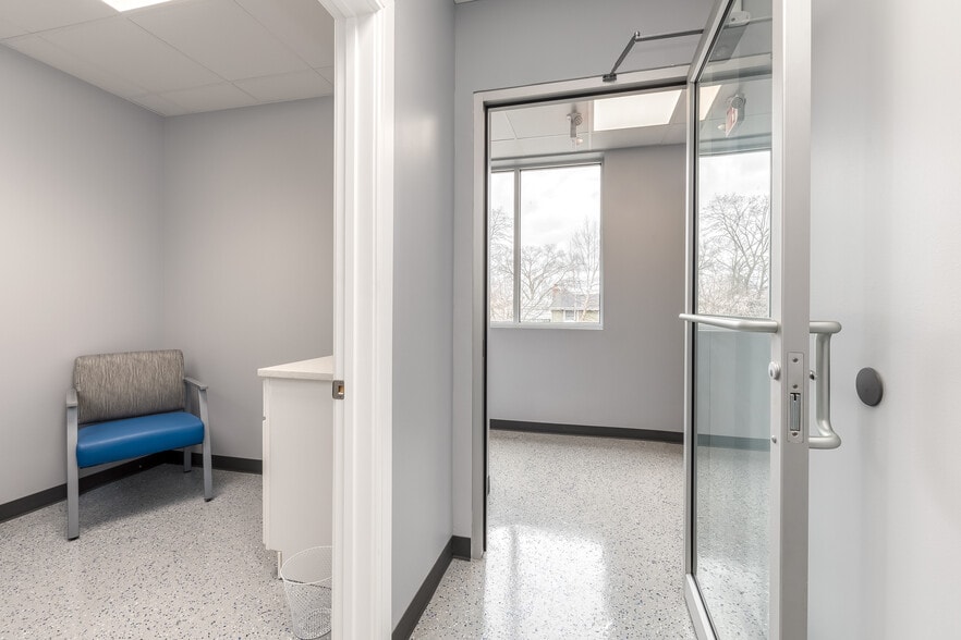 More Photos Of 2940 Lincoln Ave, Oceanside Medical For Sale