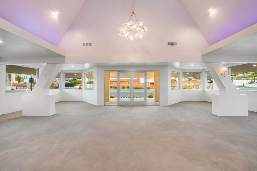 More Photos Of 1109 S Pacific Coast Hwy, Redondo Beach Restaurant For Lease