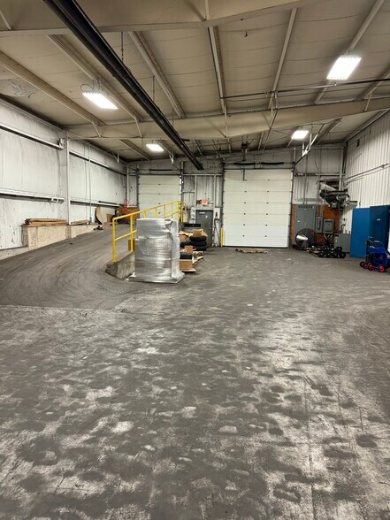 More Photos Of 3675 N Main St, Oshkosh Warehouse For Lease