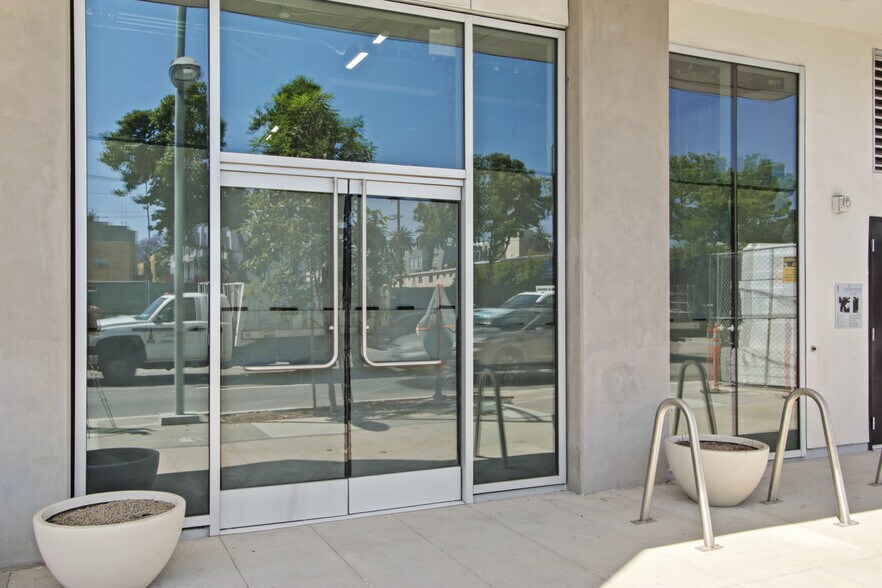 More Photos Of 1550 Lincoln Blvd, Santa Monica Apartments For Lease