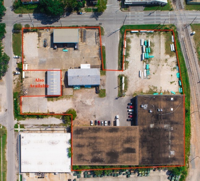 More Photos Of 3300 Capitol St, Houston Warehouse For Sale