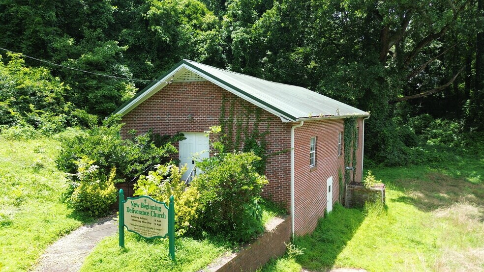 More Photos Of 133 2nd NW St, Atlanta Religious Facility For Lease