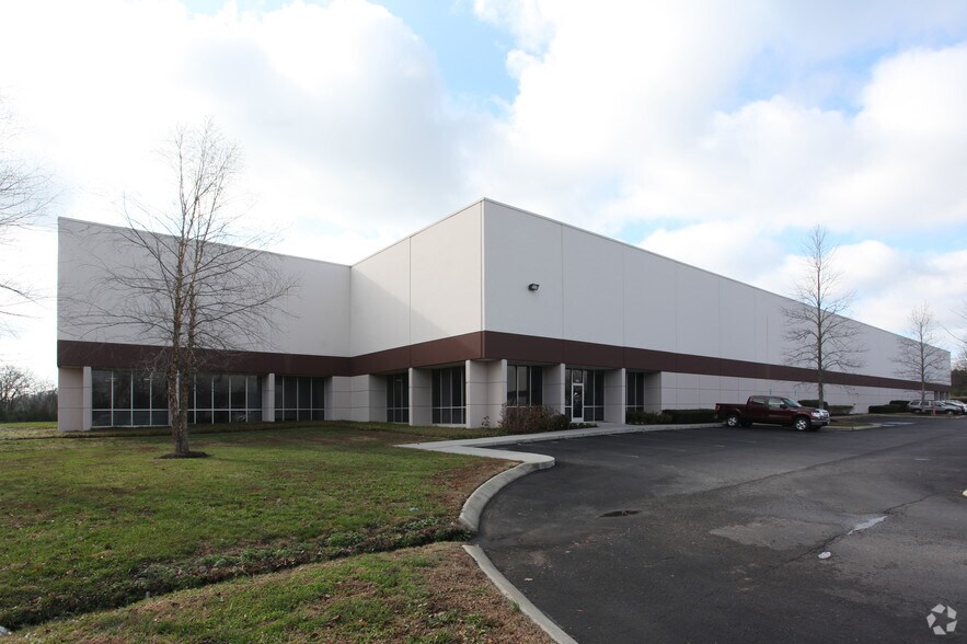 Primary Photo Of 200 Northfork Ln, Goodlettsville Distribution For Lease
