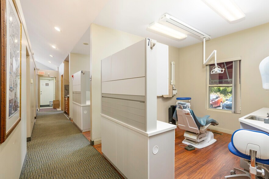 More Photos Of 37235 Goddard Rd, Romulus Office For Sale