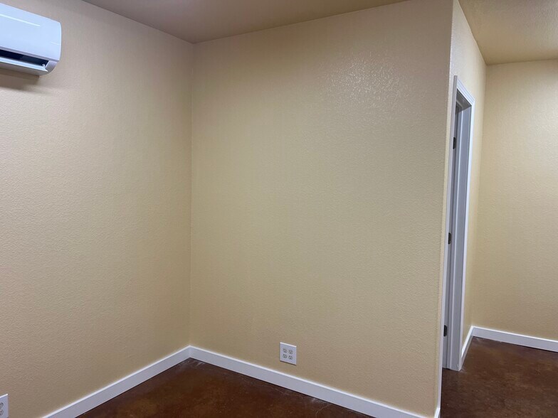 More Photos Of 8110 Old Hwy 81, Temple Unknown For Lease