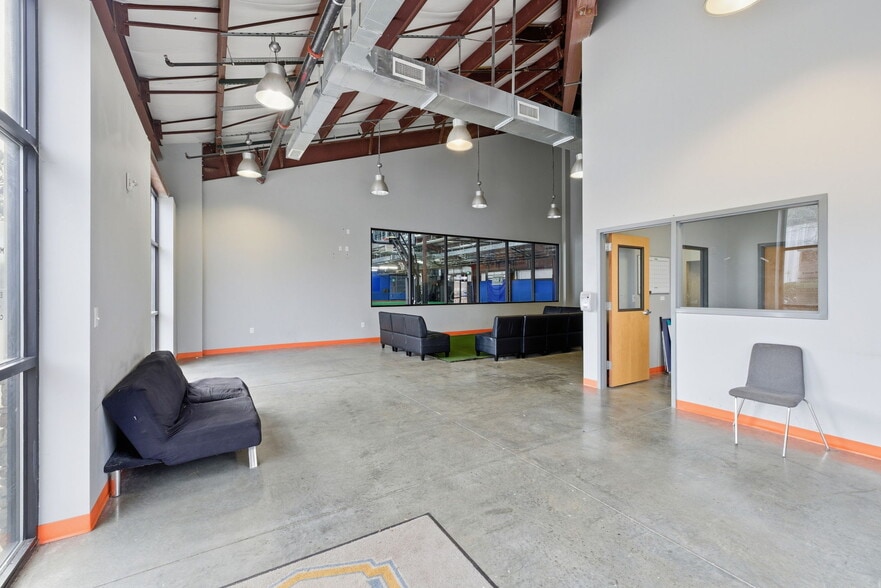 More Photos Of 3201 Northside Dr, Raleigh Light Distribution For Lease