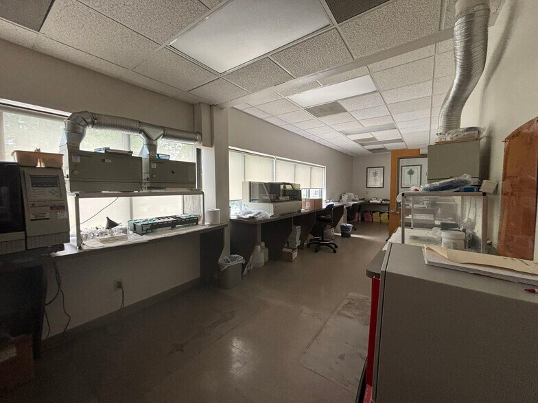 More Photos Of 1547 Columbia Tpke, Castleton Medical For Sale