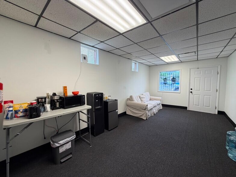 More Photos Of 2115 N 22nd St, Tampa Loft Creative Space For Lease