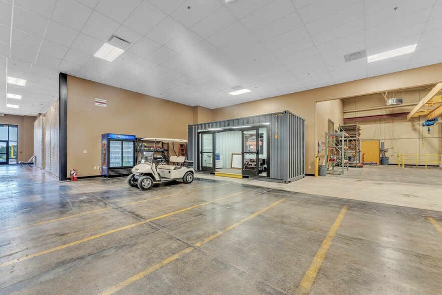 More Photos Of 2150 Garden of the Gods Rd, Colorado Springs Showroom For Sale