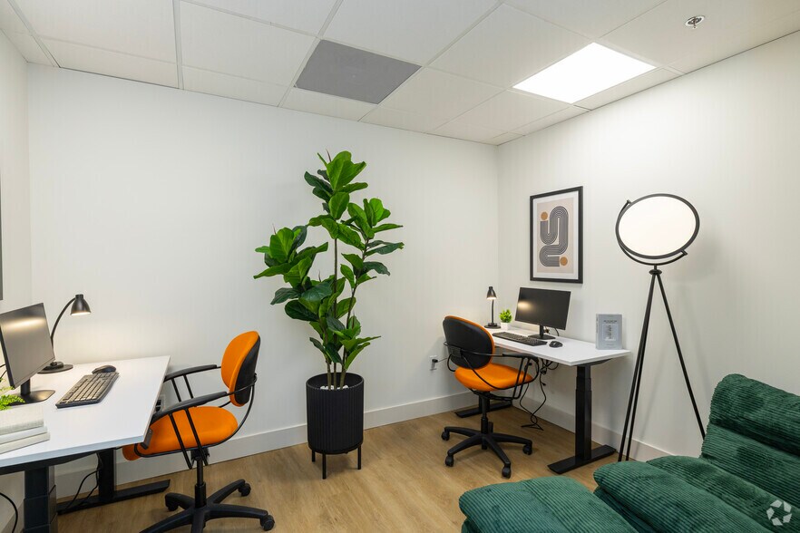 More Photos Of 6698 68th Ave N, Pinellas Park Coworking Space