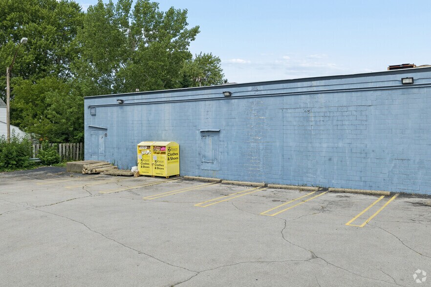 More Photos Of 3640 Delaware Ave, Tonawanda Supermarket For Sale