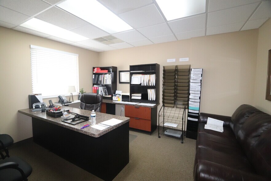 More Photos Of 5841 Whitmore Lake Rd, Brighton Office For Lease