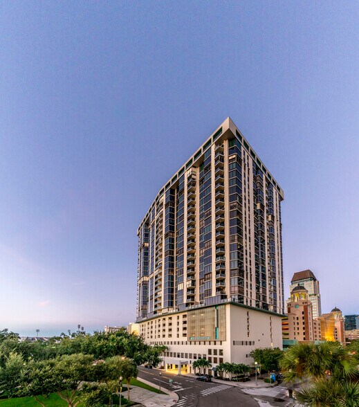 Primary Photo Of 1 Beach Dr SE, Saint Petersburg Apartments For Lease