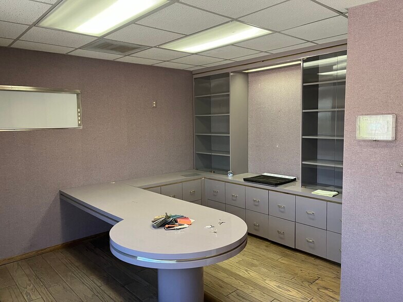 More Photos Of 1779 W Saint Marys Rd, Tucson Medical For Sale