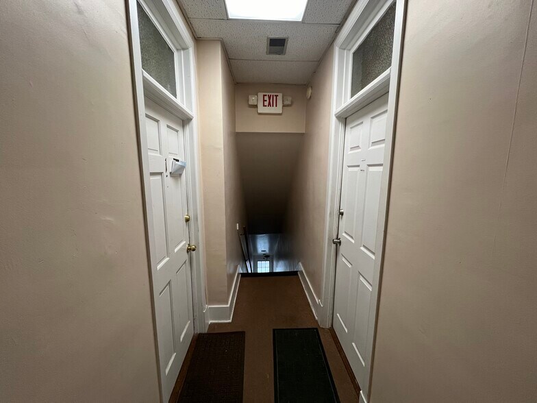More Photos Of 228-248 W Main St, Decatur Storefront Retail Residential For Lease