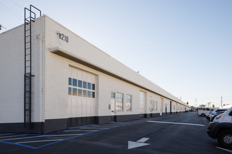 More Photos Of 8210 Lankershim Blvd, North Hollywood Warehouse For Lease