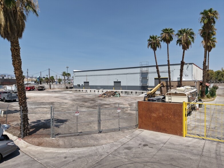 More Photos Of 3250 Palm Pky, Las Vegas Warehouse For Sale