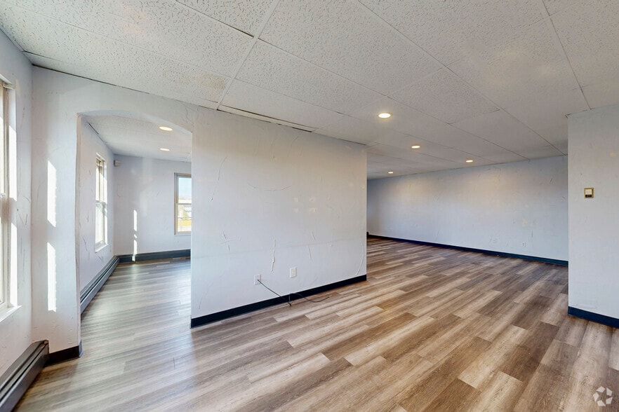 More Photos Of 150 Sheridan Blvd, Denver Office For Lease