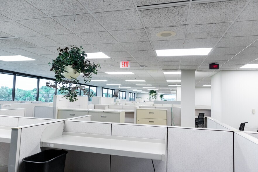 More Photos Of 313 Blettner Blvd, Madison Office For Sale