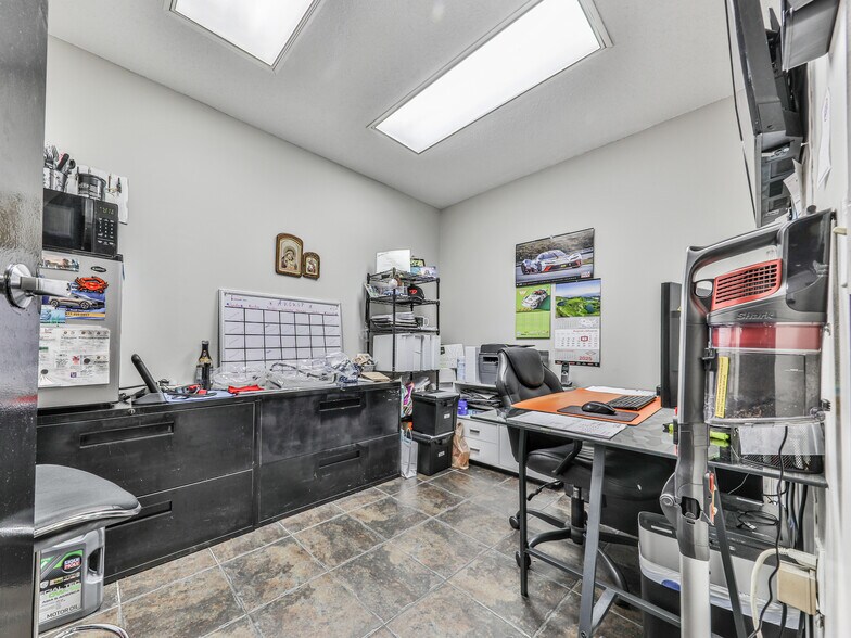 More Photos Of 4435 State Bridge Way, Alpharetta Auto Repair For Sale