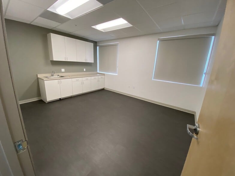 More Photos Of 336 Encinitas Blvd, Encinitas Office For Sale