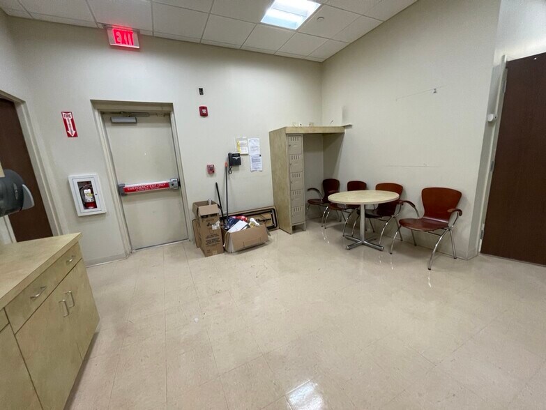 More Photos Of 84 N Plank Rd, Newburgh Storefront For Lease