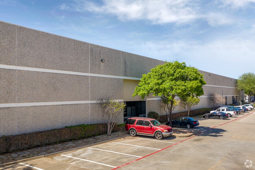 More Photos Of 4030 La Reunion Pky, Dallas Distribution For Lease