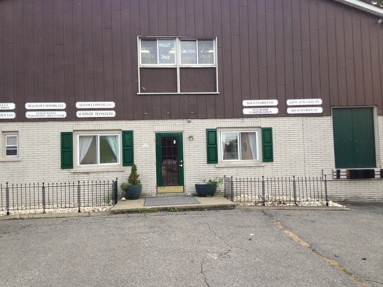 Primary Photo Of 2 Industrial Dr, Phillipsburg Warehouse For Lease