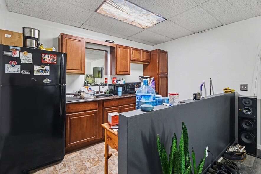 More Photos Of 31 N Washington St, Oxford Storefront Retail Residential For Sale