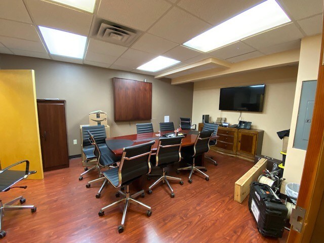 More Photos Of 670 Bergen Blvd, Ridgefield Medical For Sale