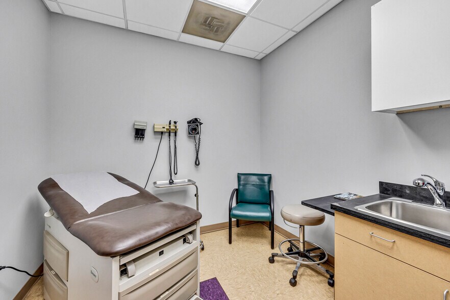 More Photos Of 812 W Innes St, Salisbury Medical For Sale