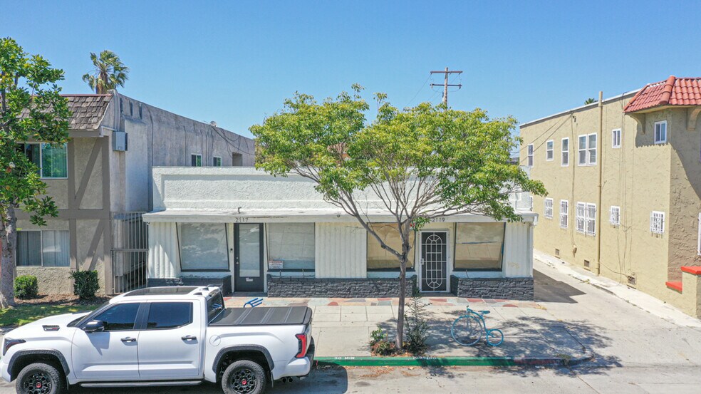 More Photos Of 2117-2119 E 7th St, Long Beach Storefront Retail Residential For Sale