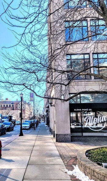 More Photos Of 630 Davis St, Evanston Office For Lease