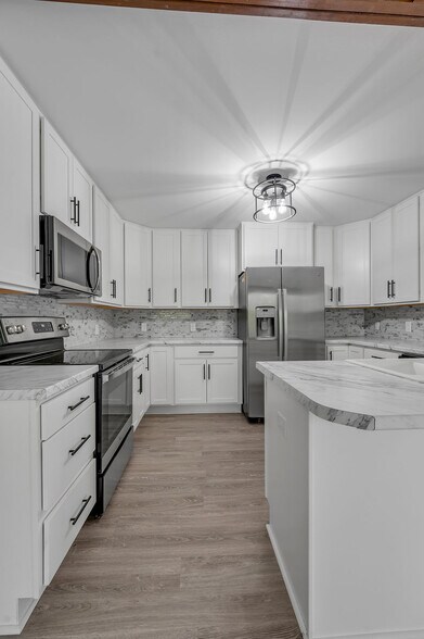 More Photos Of 454 Big Hill Ave, Richmond Office Residential For Sale