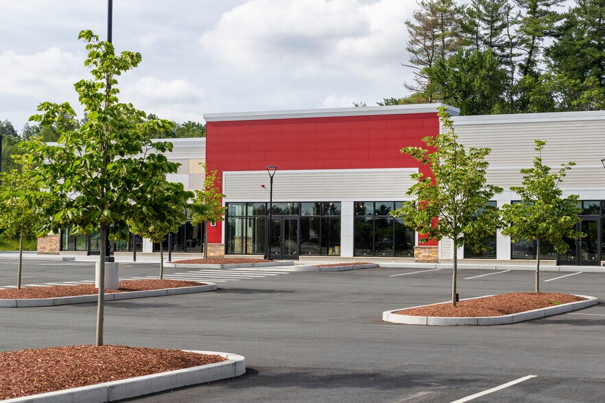 More Photos Of 440 Middlesex Rd, Tyngsborough Unknown For Lease