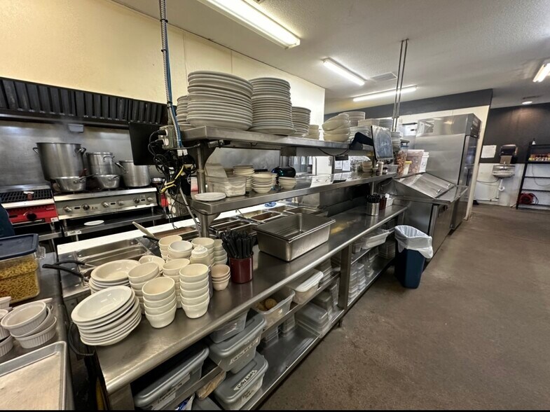 More Photos Of 524 S Dawson St, Meeker General Retail For Sale