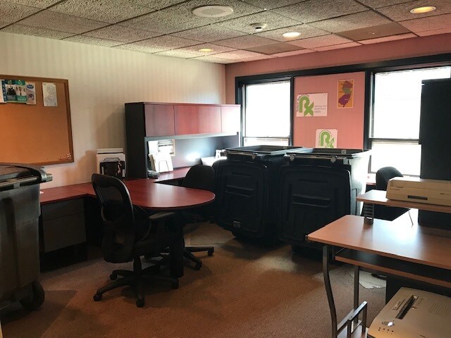 More Photos Of 34-44 W Taylor Ave, Hamilton Office For Lease