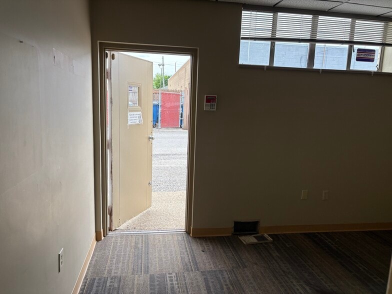 More Photos Of 1629 Union Ave, Natrona Heights Medical For Lease