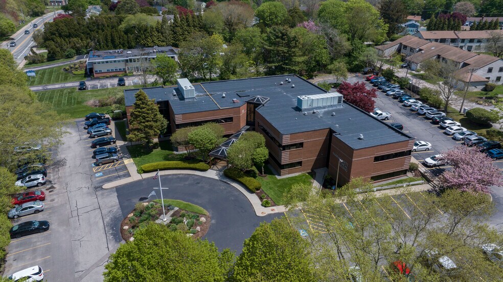 More Photos Of 360 Kingstown Rd, Narragansett Medical For Lease