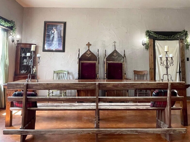 More Photos Of 175 Herber, New Braunfels Specialty For Sale