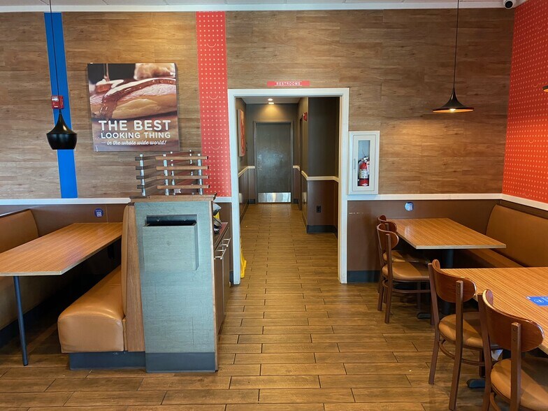 More Photos Of 9700 State Route 14, Streetsboro Freestanding For Lease
