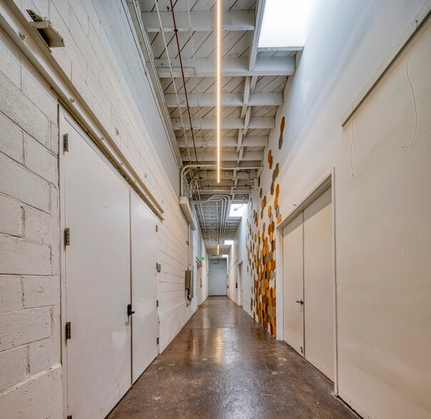 More Photos Of 3421 Hollis St, Oakland Warehouse For Sale