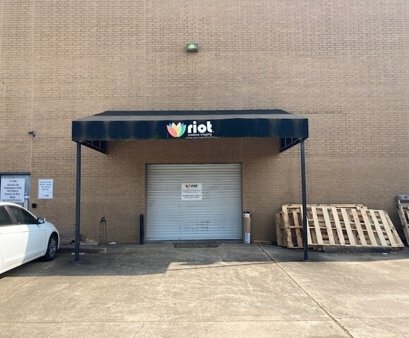 More Photos Of 6300 Gulfton St, Houston Office For Sale