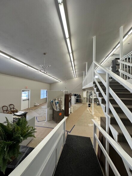 More Photos Of 5900 E Seneca Tpke, Jamesville Freestanding For Sale