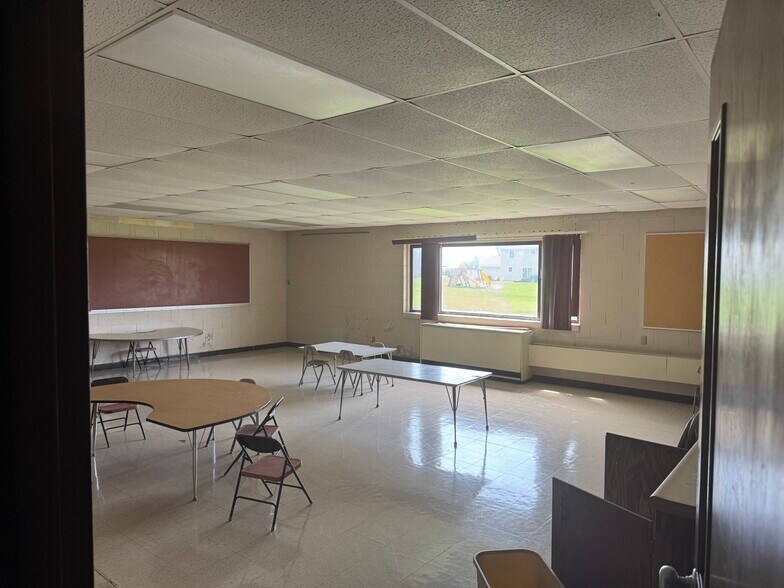 More Photos Of 2525 Oakwood Rd, Oak Creek Schools For Sale